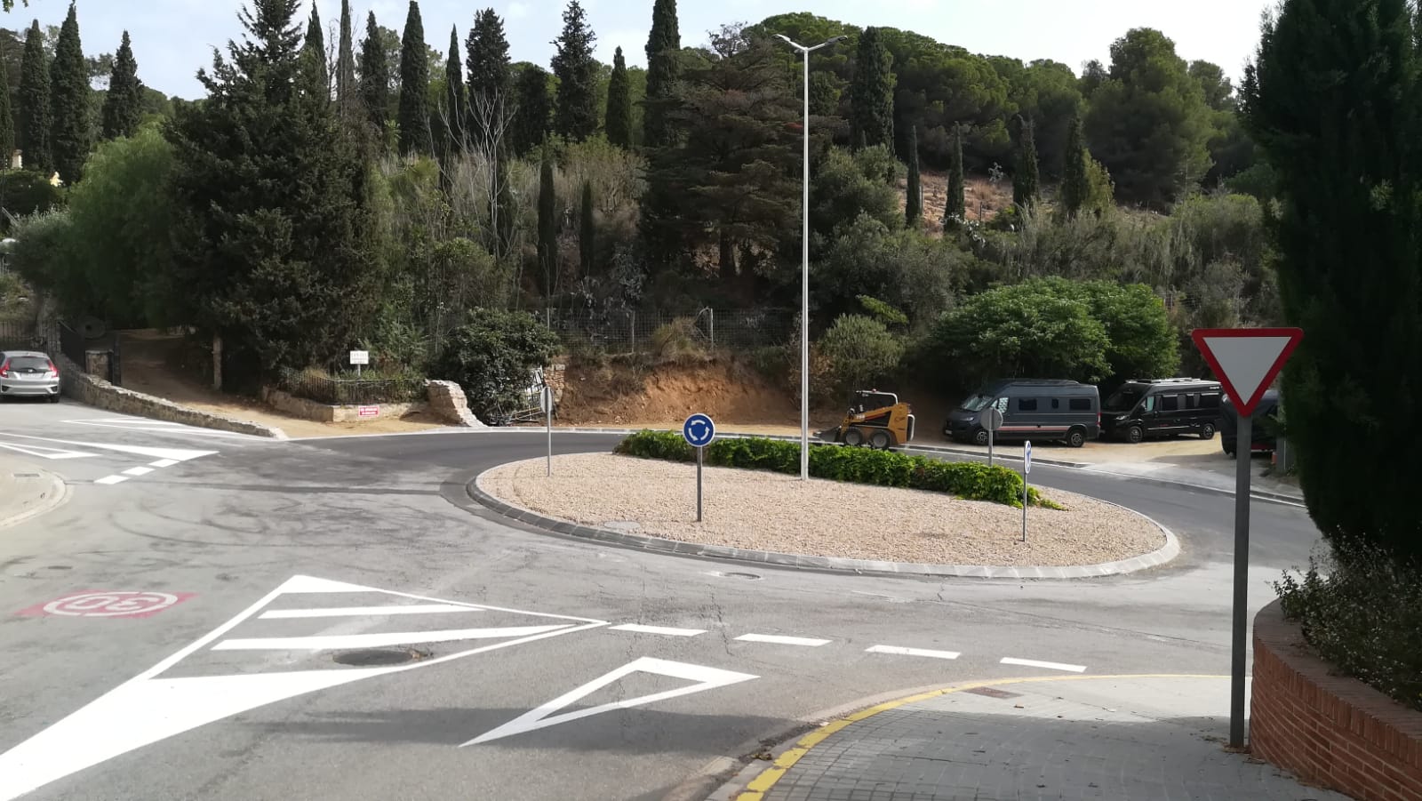 Nova rotonda  a la Riera de Targa