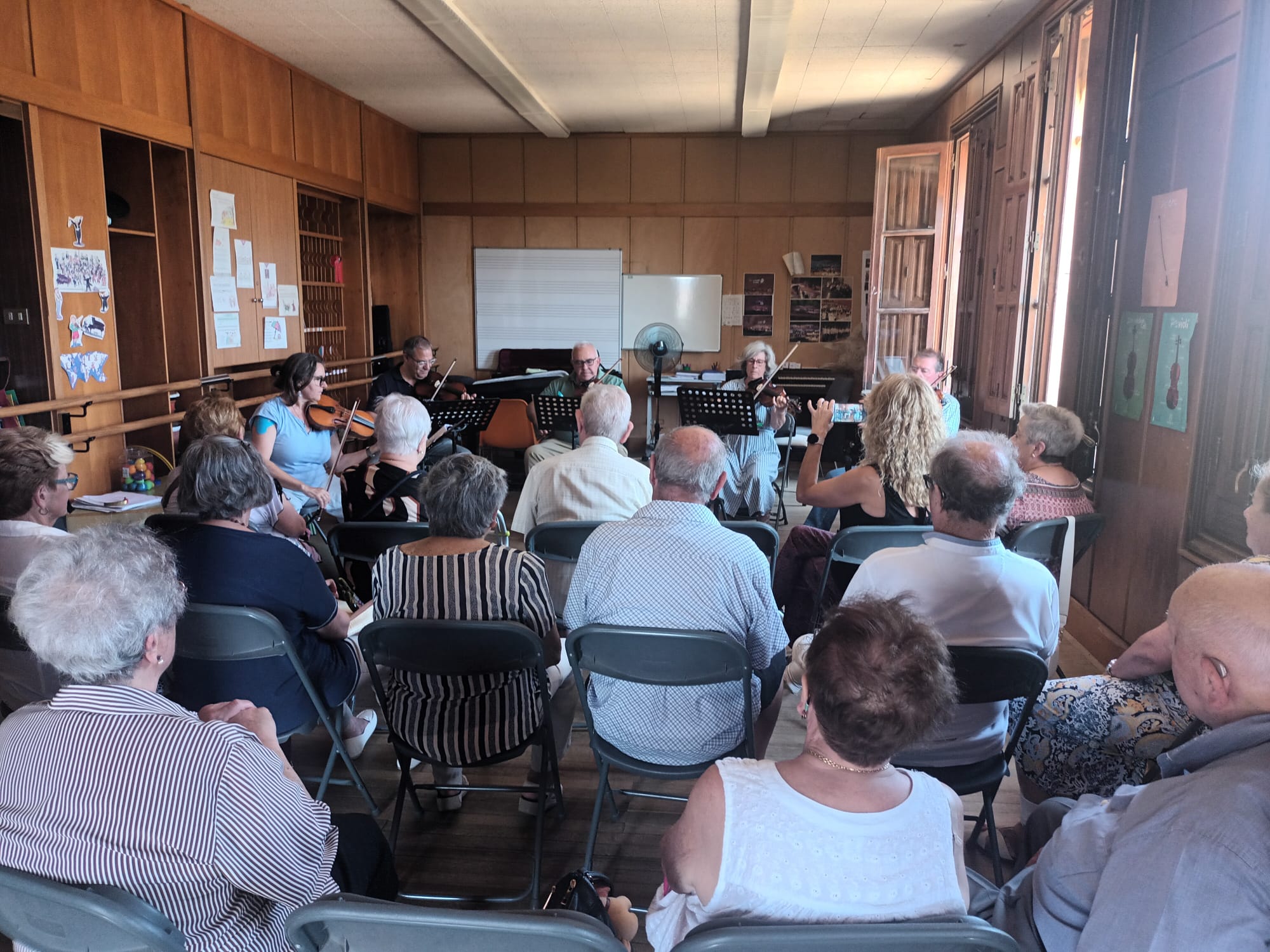 El Casal de Dia rep la visita de l'Aula de Música