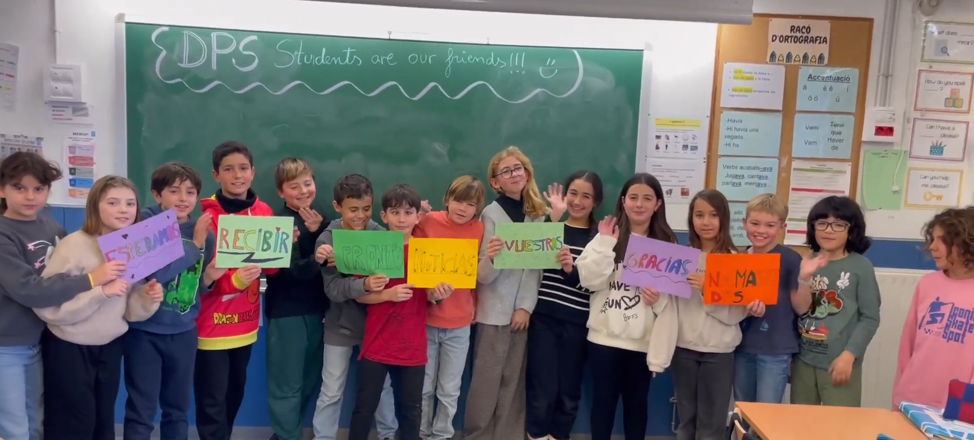 L'alumnat de l'Escola Francesc Maci&agrave; col&middot;labora amb una escola de l'Índia en un projecte cultural